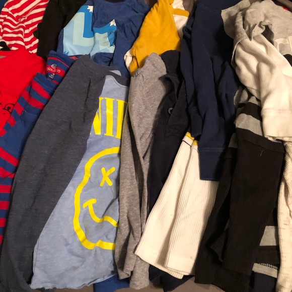 24 long sleeve shirts - Picture 3 of 4